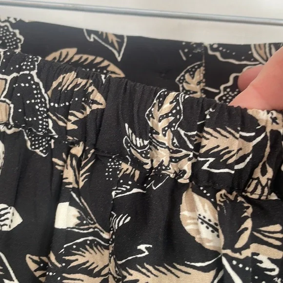 Old Navy Button Front Black Floral Skirt XS - Picture 4 of 7